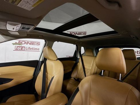 Certified 2021 Nissan Rogue Platinum AWD/4WD image 11