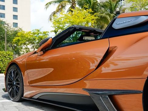 Used 2019 BMW i8 Roadster AWD/4WD image 19