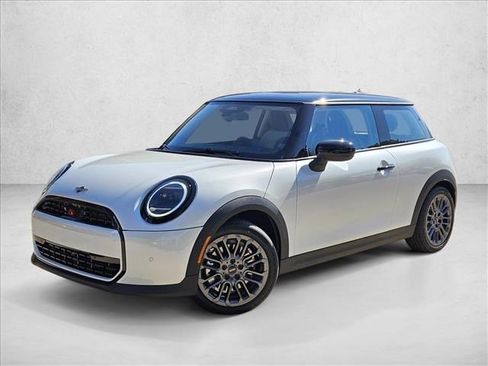 Used 2025 MINI Cooper 2-Door Hardtop image 1