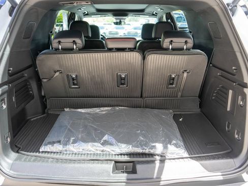 Used 2026 Chevrolet Traverse Z71 w/ Enhanced Driving Package AWD/4WD image 35