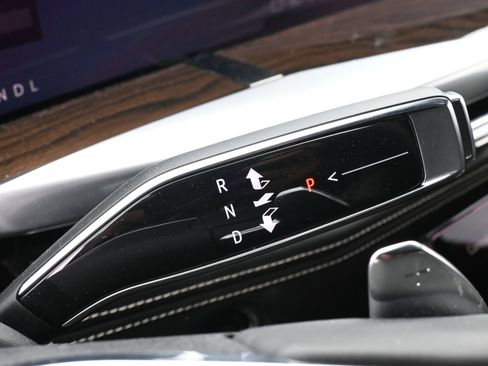 Certified 2025 Cadillac Escalade Sport Platinum w/ LPO, Floor Liner Package AWD/4WD image 14