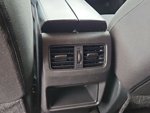 Used 2023 Nissan Rogue S AWD/4WD image 19