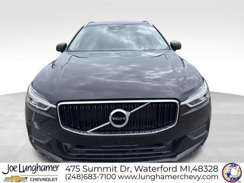 Used 2018 Volvo XC60 T5 Momentum w/ Convenience Package AWD/4WD image 9