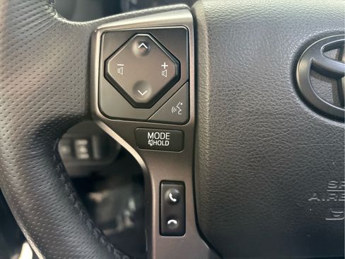 Used 2022 Toyota Tacoma TRD Off-Road w/ TRD Premium Off Road Package AWD/4WD image 17
