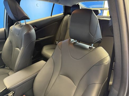 Used 2019 Toyota Prius XLE w/ Advanced Technology Package FWD image 12