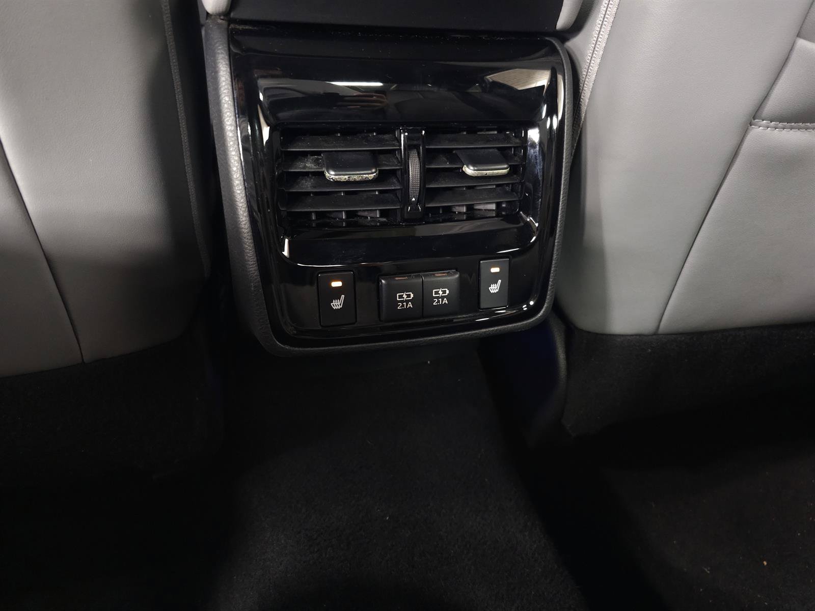 Used 2020 Toyota Avalon Limited w/ All Weather Liner Package FWD image 30