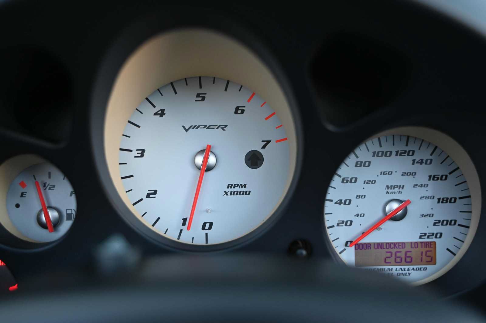 Used 2004 Dodge Viper SRT-10 RWD image 10