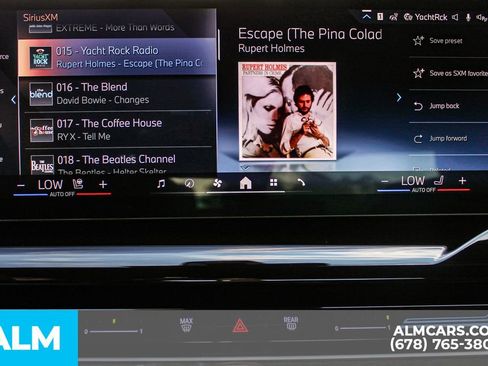 Used 2025 BMW 530i w/ Premium Package image 37