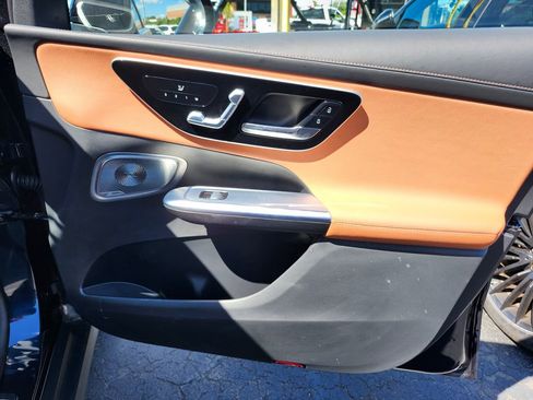 Used 2023 Mercedes-Benz GLC 300 4MATIC image 19