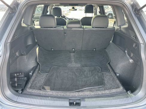 Used 2023 Volkswagen Tiguan SE R-Line image 10