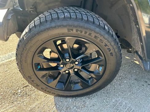 Used 2022 Jeep Wrangler Unlimited Sahara AWD/4WD image 19