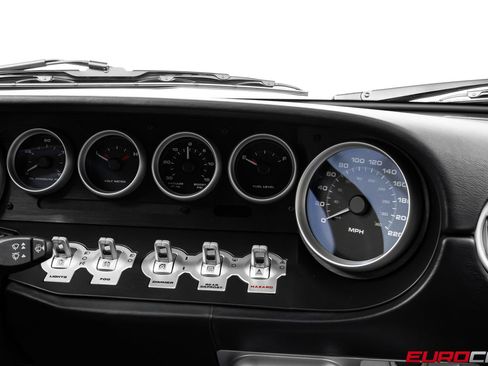 Used 2006 Ford GT RWD image 31