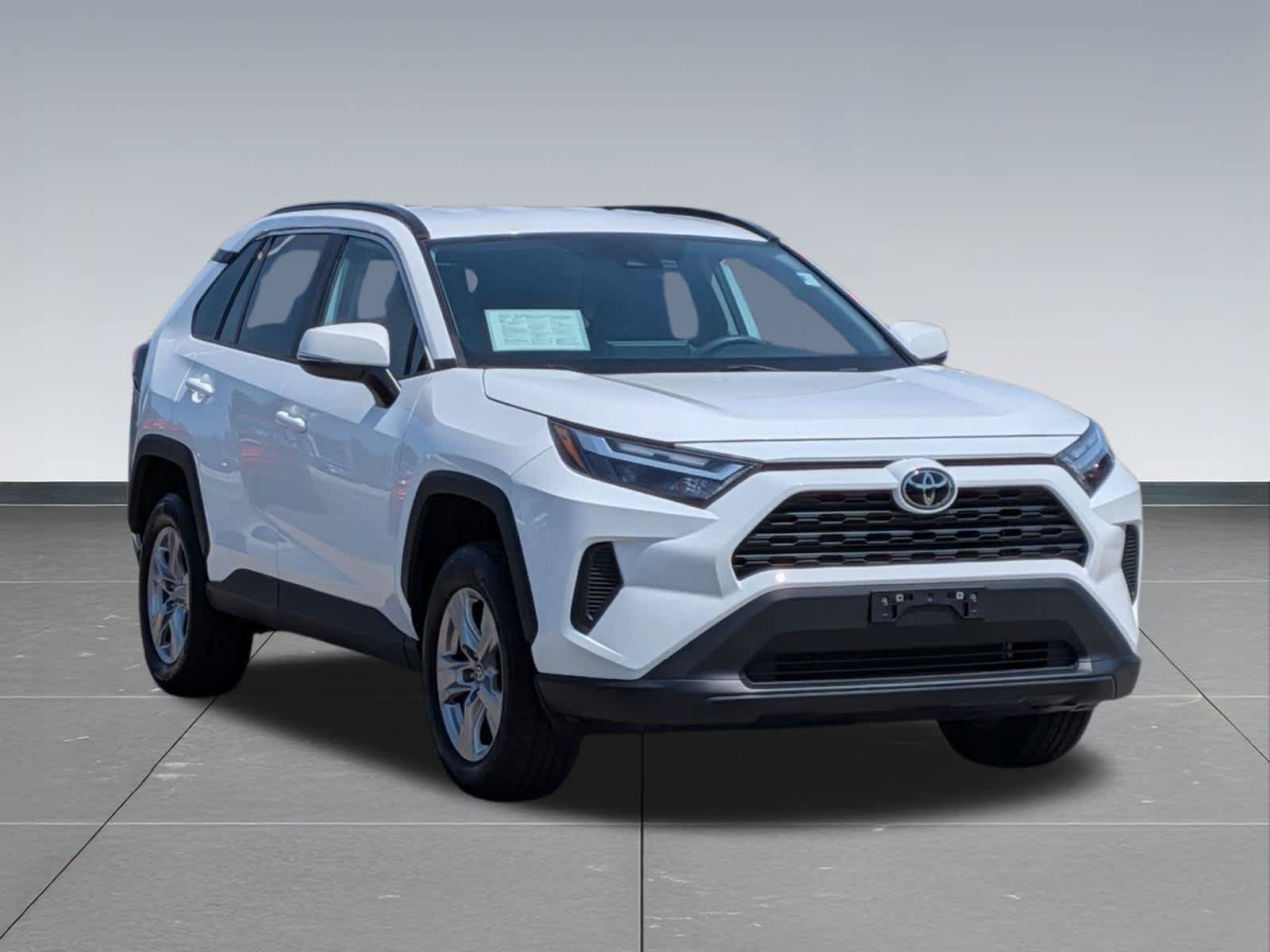 Used 2023 Toyota RAV4 XLE AWD/4WD image 7