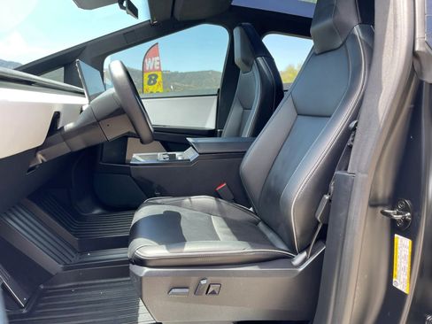 Used 2025 Tesla Cybertruck Cyberbeast AWD/4WD image 18
