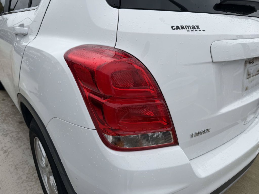 Used 2020 Chevrolet Trax LT FWD image 13