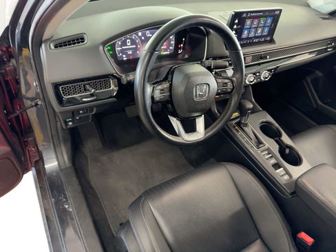 Used 2023 Honda Civic Touring image 4