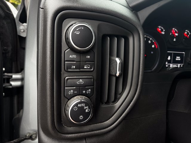 Used 2025 Chevrolet Silverado 1500 Custom w/ Turbomax Blackout Package AWD/4WD image 25
