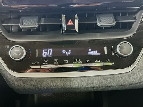 Used 2025 Toyota Corolla LE image 22