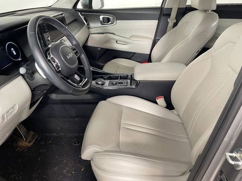 Used 2023 Kia Sorento SX Prestige w/ Panoramic Sunroof Package AWD/4WD image 2
