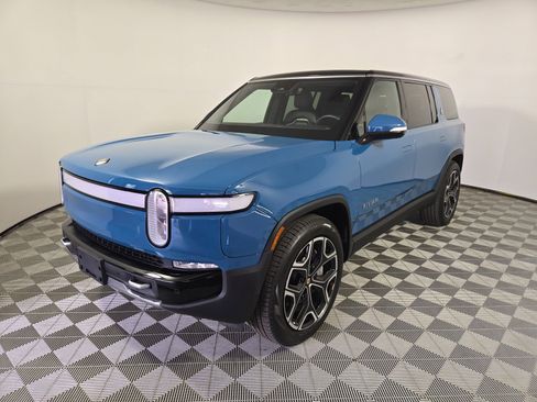 Used 2024 Rivian R1S Adventure image 1