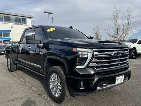 Used 2024 Chevrolet Silverado 3500 High Country w/ High Country Premium Package image 7