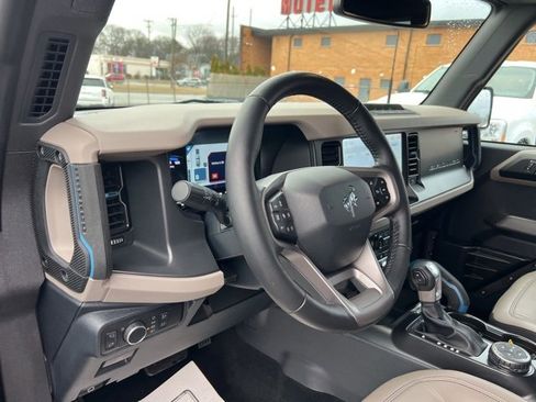 Used 2022 Ford Bronco Wildtrak image 7