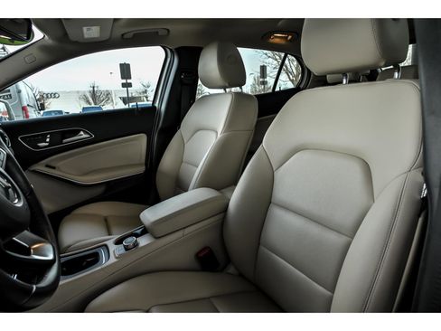 Used 2018 Mercedes-Benz GLA 250 4MATIC image 12