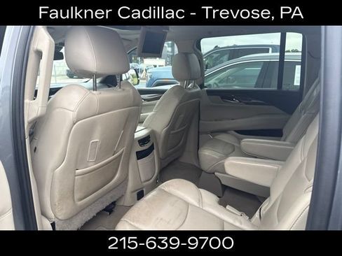 Used 2020 Cadillac Escalade ESV Luxury w/ LPO, Radiant Package AWD/4WD image 8