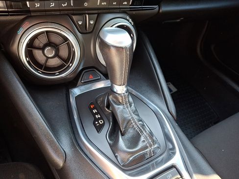 Used 2020 Chevrolet Camaro LT RWD image 22