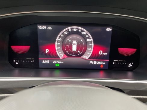 Used 2022 Volkswagen Tiguan SE R-Line image 30