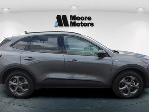 Certified 2025 Ford Escape ST-Line AWD/4WD image 2