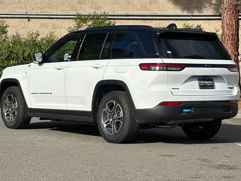 New 2023 Jeep Grand Cherokee Trailhawk w/ Advanced Protech Group II image 5