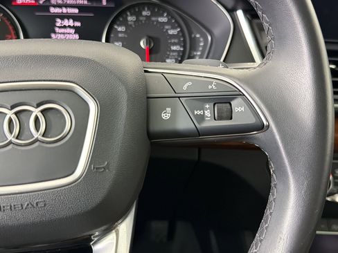 Used 2023 Audi Q5 2.0T Premium w/ Convenience Package AWD/4WD image 25