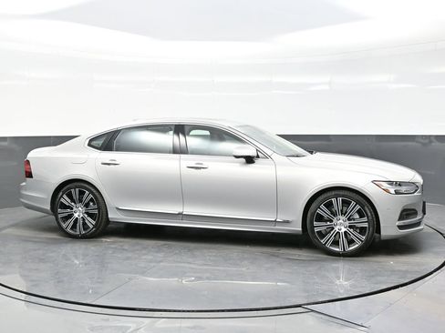 Used 2025 Volvo S90 B6 Ultra w/ Lounge Package image 8