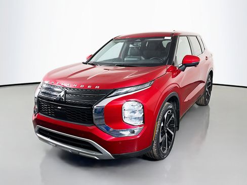 Used 2023 Mitsubishi Outlander SE Black Edition image 4