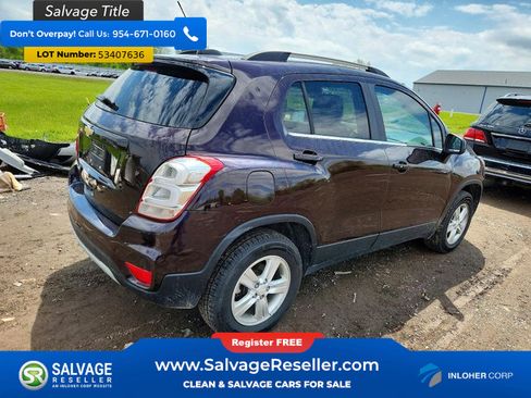 Used 2022 Chevrolet Trax LT w/ Driver Confidence Package AWD/4WD image 4
