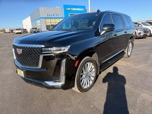 Used 2024 Cadillac Escalade ESV Premium Luxury image 9