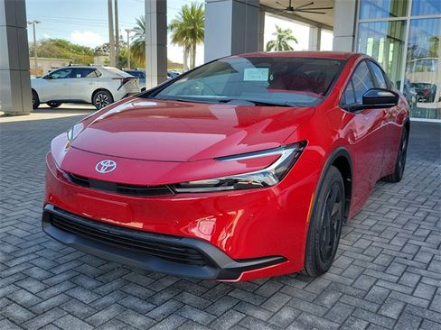 New 2026 Toyota Prius LE image 2