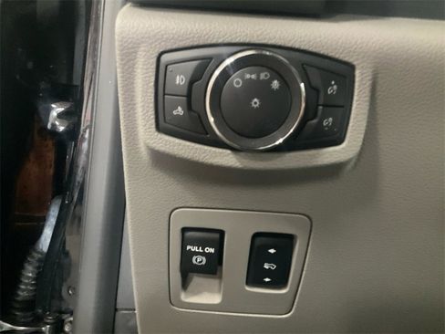 Used 2017 Ford F150 XLT w/ Equipment Group 302A Luxury image 29