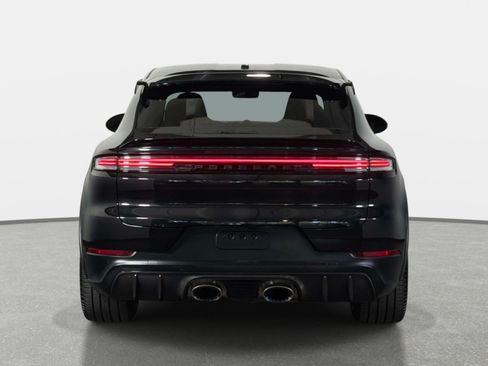 Used 2024 Porsche Cayenne Turbo GT AWD/4WD image 4