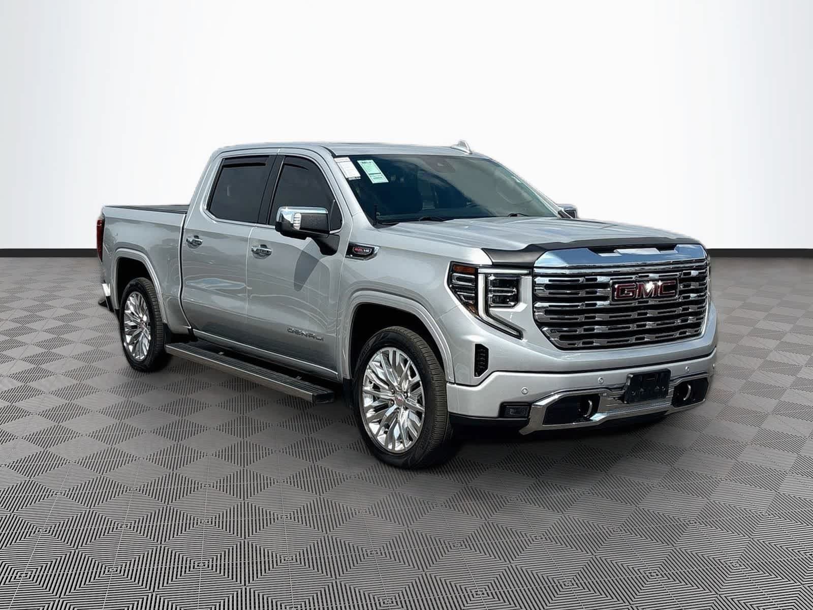 Used 2022 GMC Sierra 1500 Denali AWD/4WD image 3