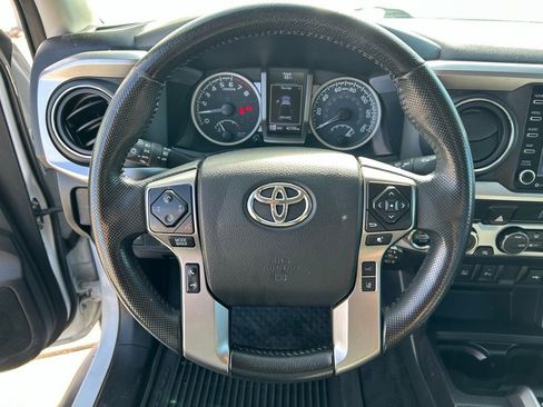 Used 2023 Toyota Tacoma SR5 AWD/4WD image 10