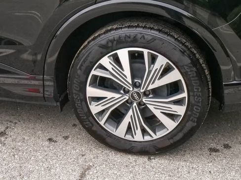 Used 2023 Audi Q4 e-tron Premium Plus w/ Premium Plus image 8