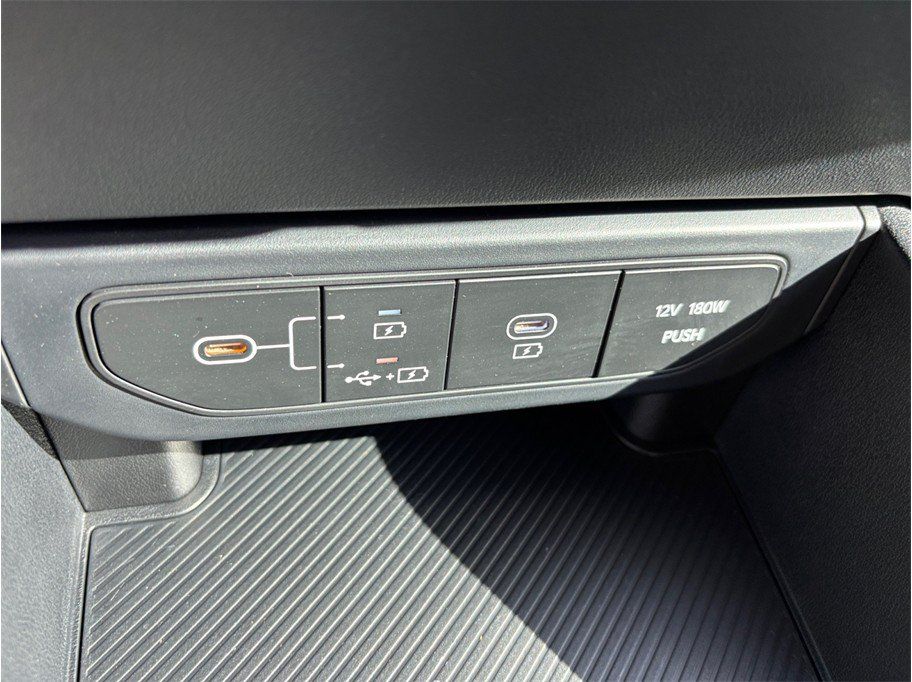 Used 2025 Kia K4 FWD image 28