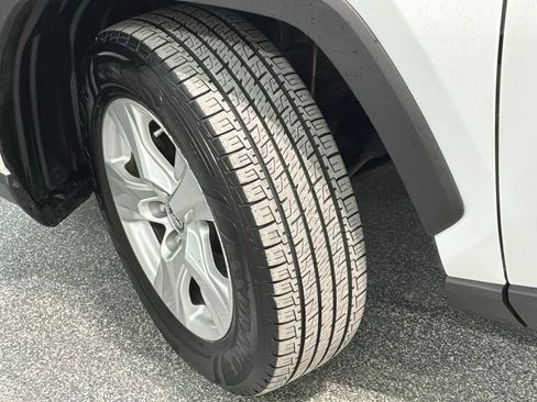 Used 2019 Toyota RAV4 XLE w/ Carpet Mat Package AWD/4WD image 32