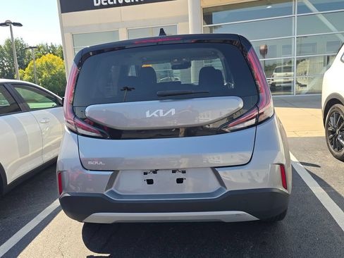 Used 2024 Kia Soul LX w/ Option Group 015 FWD image 6