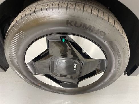 New 2026 Kia EV9 Wind image 11