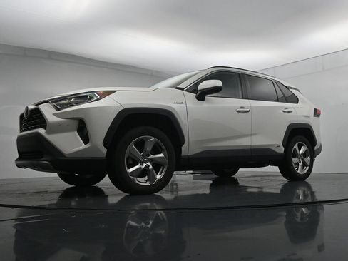 Used 2020 Toyota RAV4 Limited AWD/4WD image 20