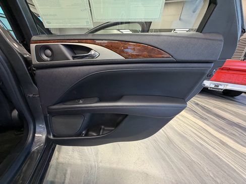 Used 2019 Lincoln MKZ Reserve FWD image 49
