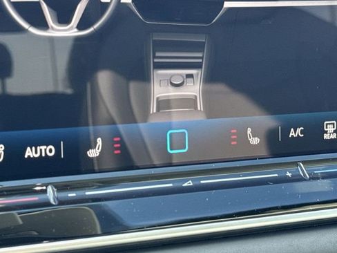 New 2026 Volkswagen Tiguan SE image 21